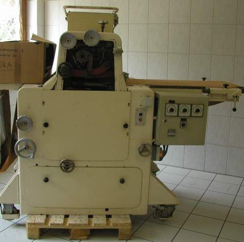 тестораскаточная машина OKA TBA automatische Extrudier- und Dressiermaschine